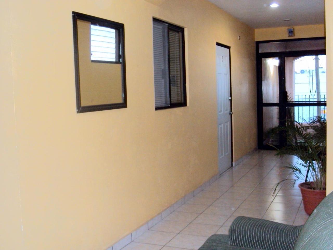 El Ejecutivo Aparthotel ซิวดัด โอเบรกอน ภายนอก รูปภาพ